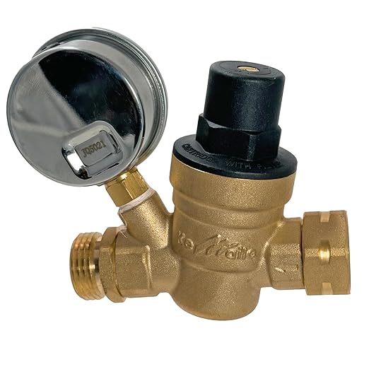 XFITTING 3/4 in Water Pressure Regulator with Gauge 3-4-1=5